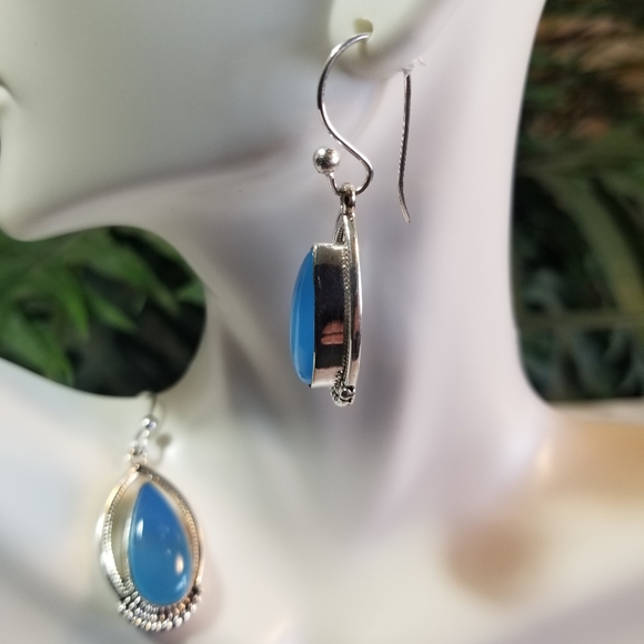 GORGEOUS EARRINGS NWOT - Picture 2 of 6